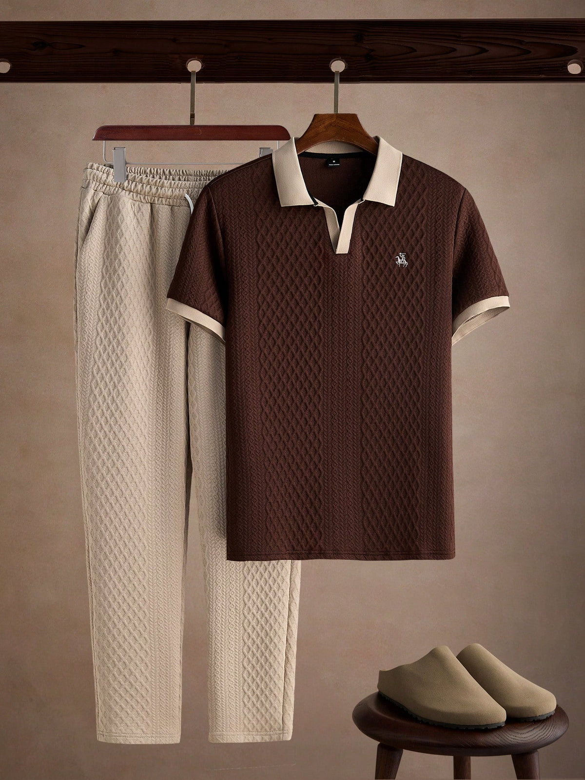 Core Aspect Men'S Knitted Jacquard Short Sleeve Polo Shirt and Solid Color Long Pants Set, Jacquard Pattern Short Sleeve Polo Shirt Set, Casual Daily Commute Style